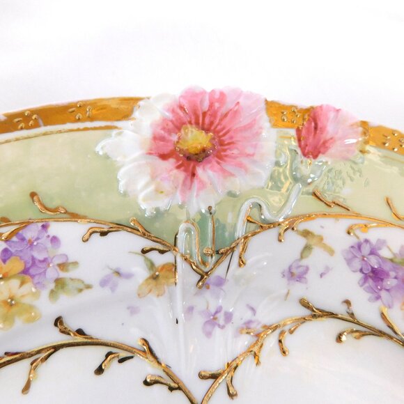 Unmarked Tray with Dimensional Flower Details # 25015 - Picture 3 of 8